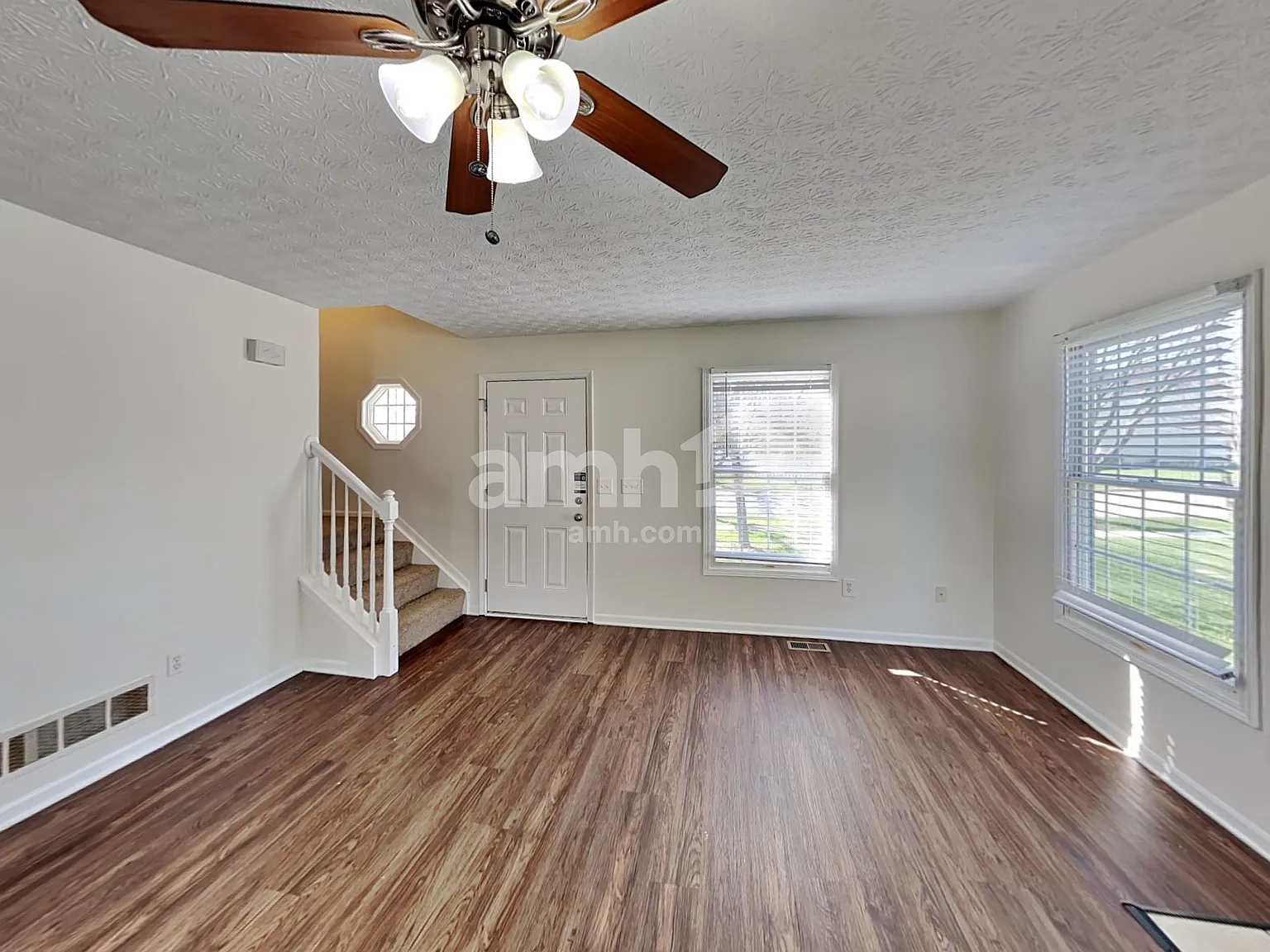 3 bed, 2.5 bath, 1200 sqft, $2,095 — Photo 4
