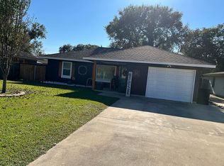 716 S 13th St, Nederland, TX 77627