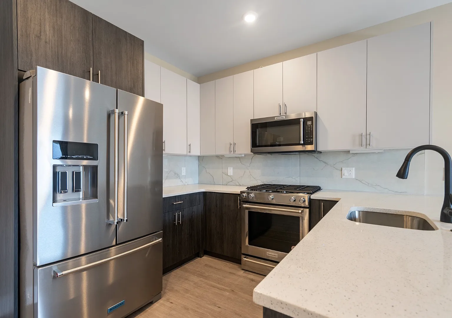 408-10 N Front St - 10 — Photo 1