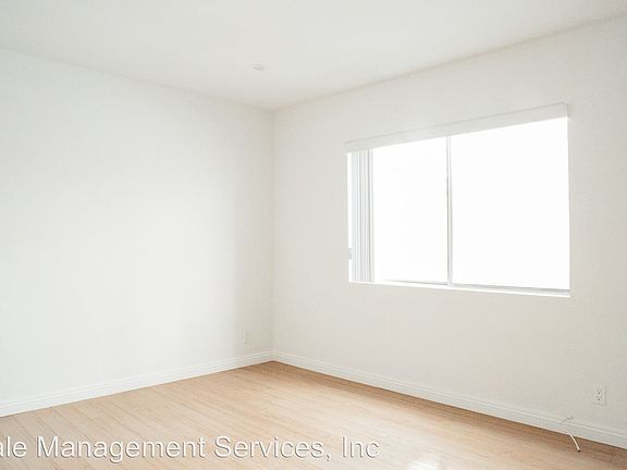5th image of 1349 N Martel Ave APT 06