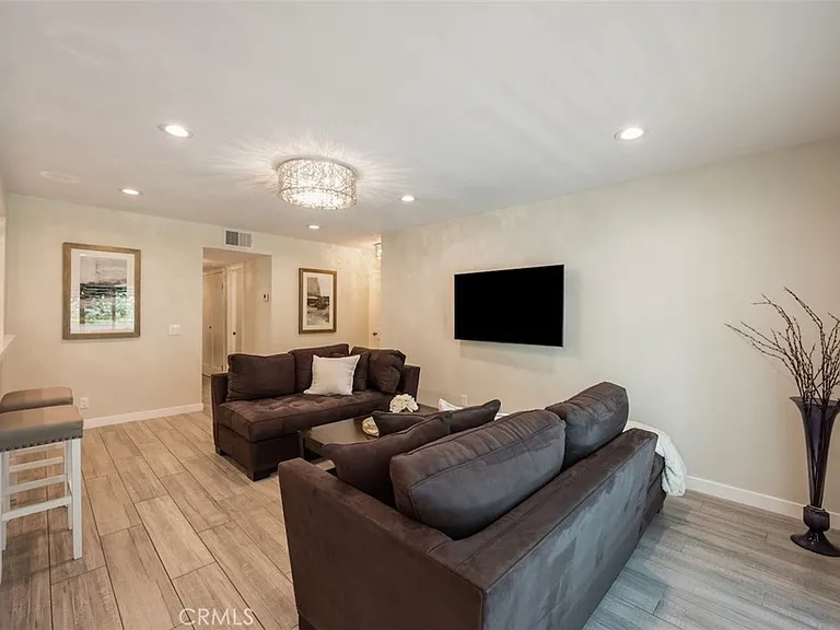 4642 Park Granada — Photo 25