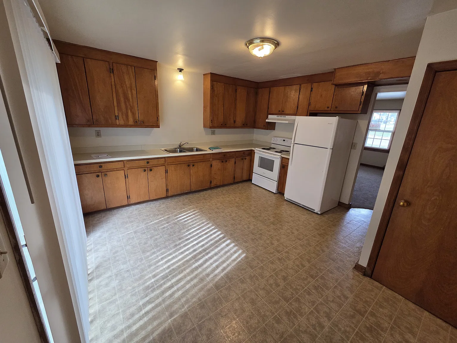 2 bed, 1.5 bath, 840 sqft, $875 — Photo 4