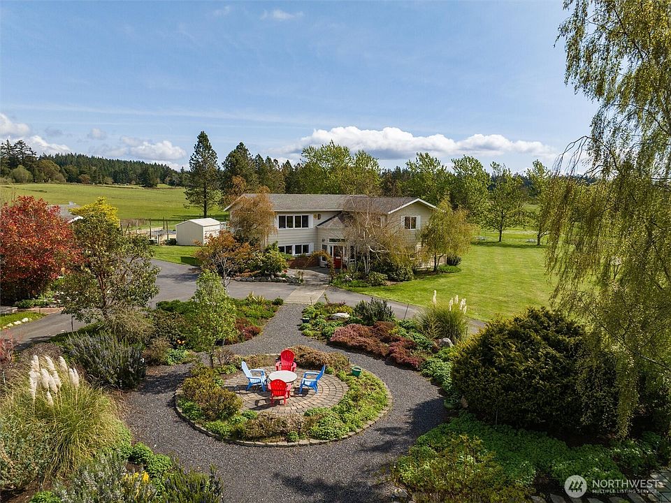 1st image of 318 Trumpeter Way