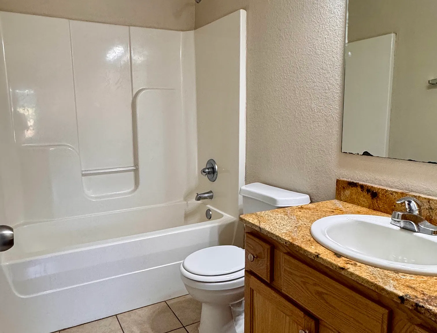 3 bed, $1,300 — Photo 3