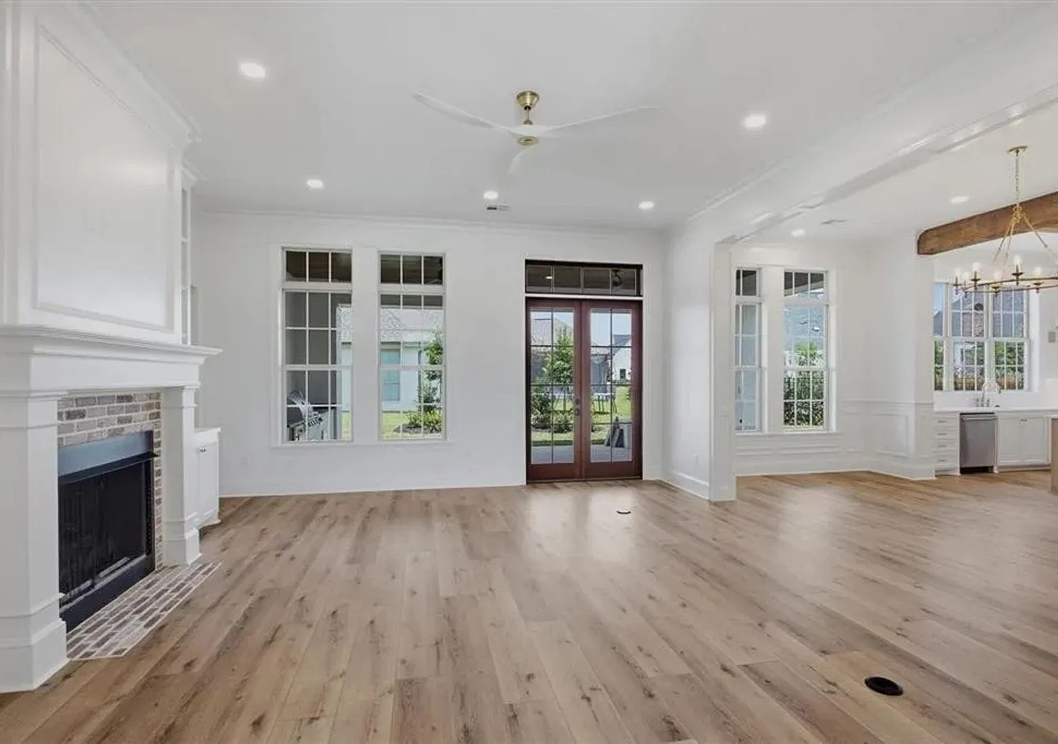 Home for lease in Greywood — Photo 2