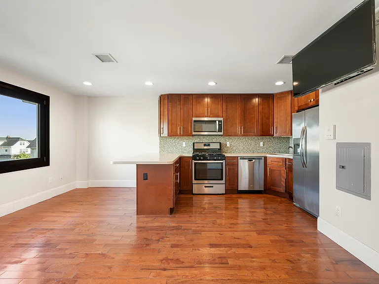 575 Hoboken Rd #9 — Photo 9