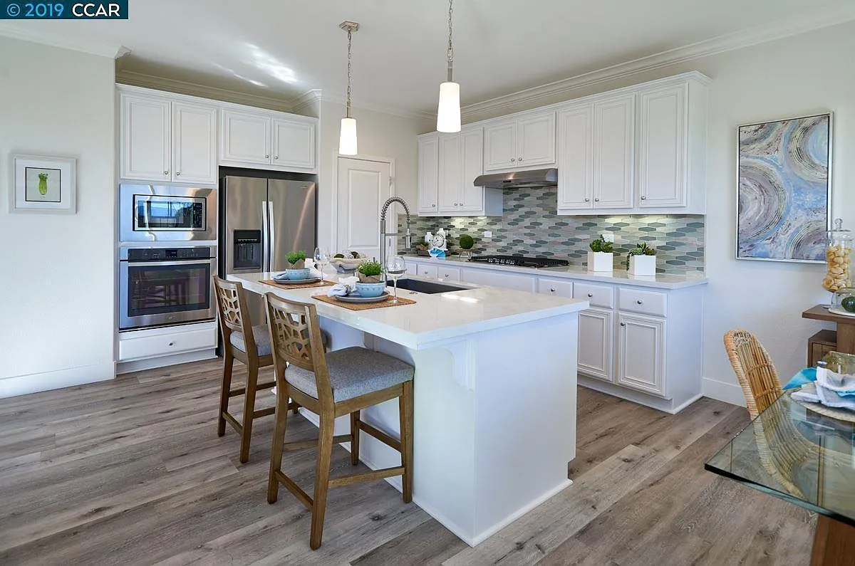 4 bed, 2.5 bath, 1783 sqft, $4,250 — Photo 3