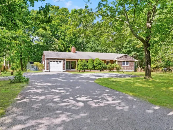 87 Jagger Lane, Westhampton, NY 11977