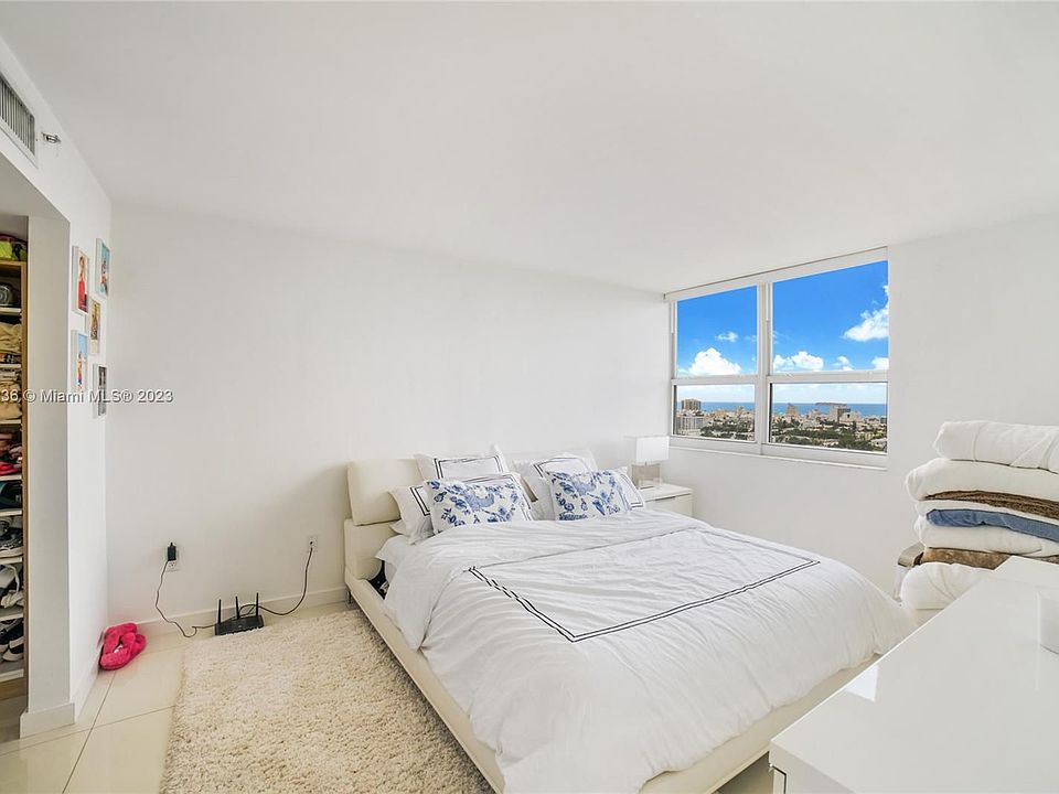 1st image of 650 West Ave APT 2010