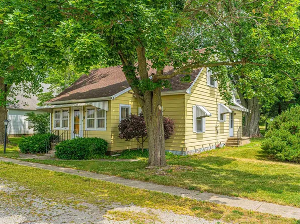 308 S Latham St, Elkhart, IL 62634