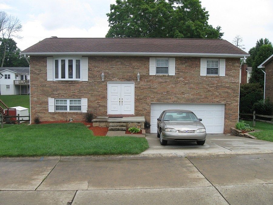 1st image of 5326 Melwood Dr