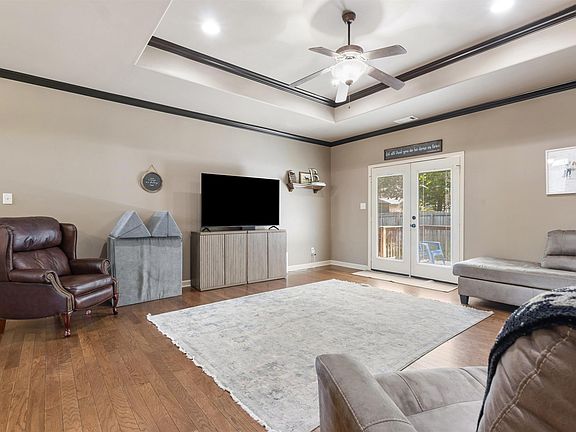 5th image of 8060 Nora Ln