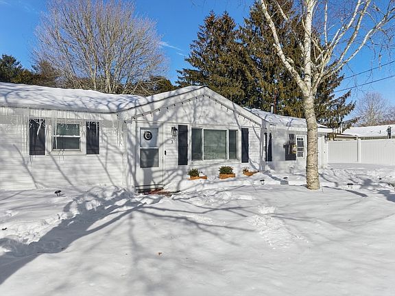3rd image of 3 Gerard Ave