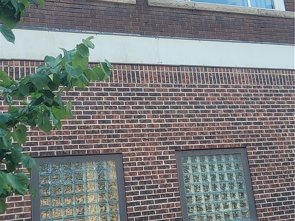 3rd image of 1414 Main St