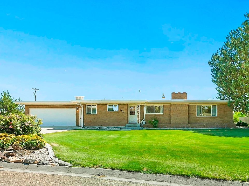 1st image of 3624 Vista Dr