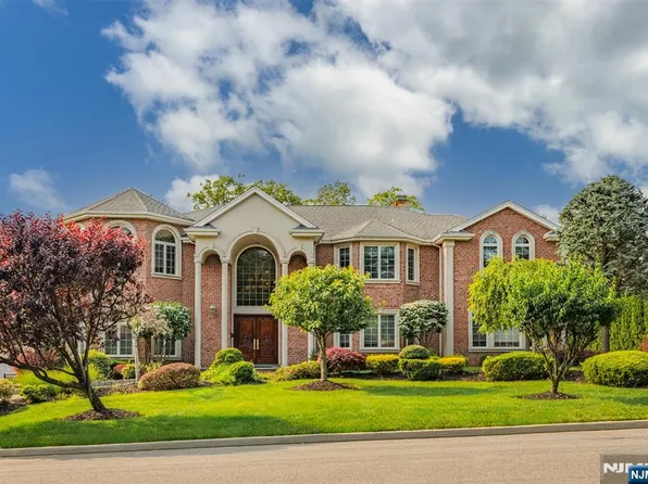 62 Johnson Ave, Englewood Cliffs, NJ 07632