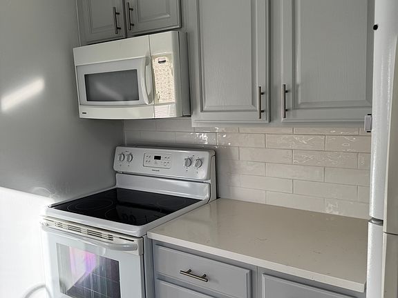 5th image of 3460 S Dahlia St