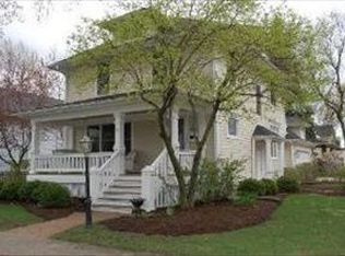 242 W Van Buren Ave, Naperville, IL 60540