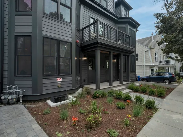 151 Mason Ter #A, Brookline, MA 02446