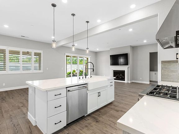 3rd image of 508 Lodge Ct
