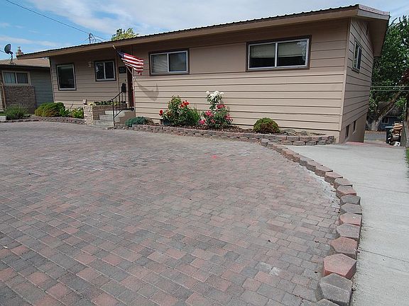 2nd image of 1028 S Skyline Dr