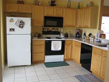 4th image of 650 Darkwood Ave