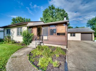 933 Lakewood Beach Dr, Sheffield Lake, OH 44054