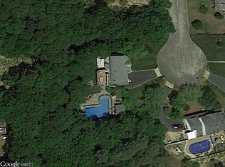 57 Foxboro Ave, Farmingville, NY 11738
