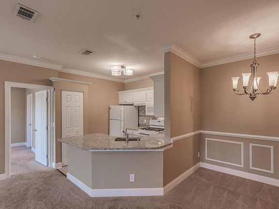5th image of 13810 Sutton Park Dr N APT 1323