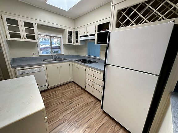 4th image of 3419 Robertson Rd