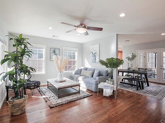 3rd image of 317 Nieto Ave