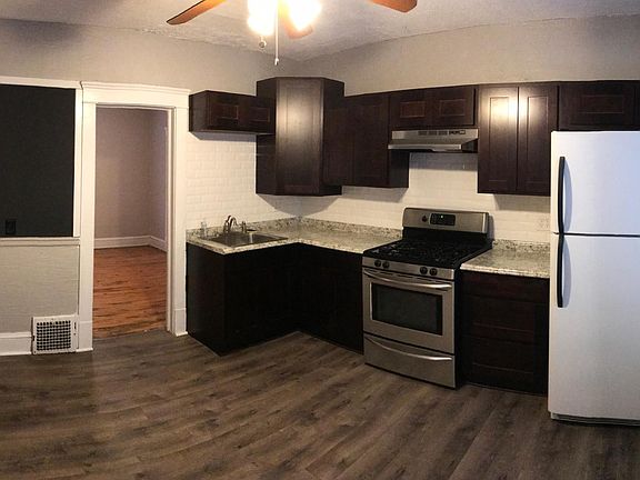 2nd image of 2089 Robin St APT 1