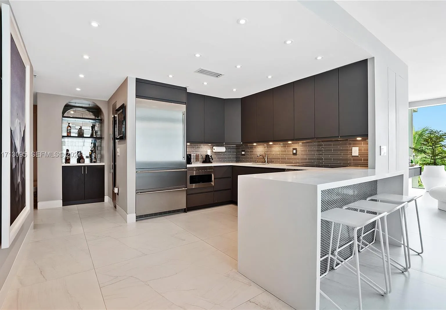 2 bed, 1530 sqft, $13,500 — Photo 3