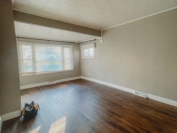 2nd image of 241 E 9th St Unit 1