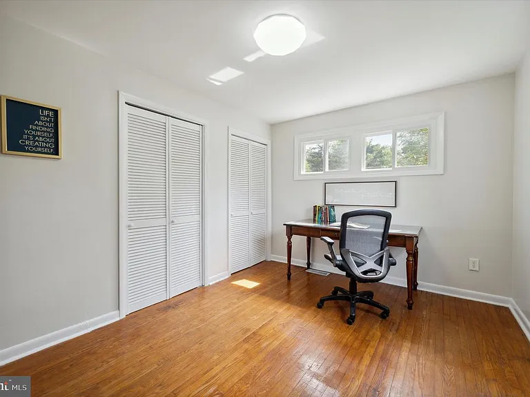 330 Williams Rd — Photo 13