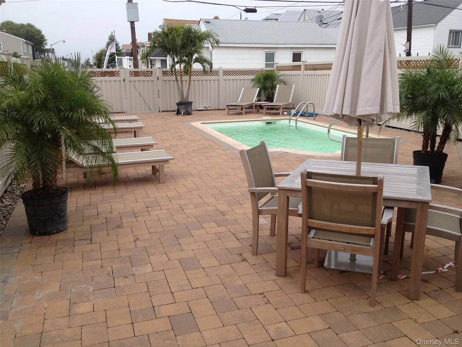 4 bed, 4.0 bath, 2594 sqft, $8,500 — Photo 2
