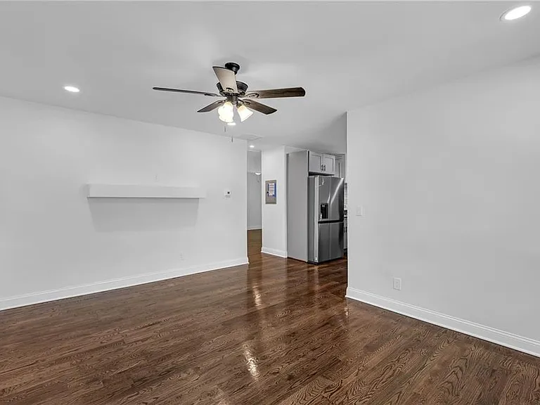 319 Stokes Ave — Photo 11