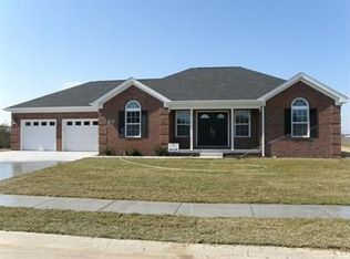 4656 Clairmont Dr, Columbus, IN 47203