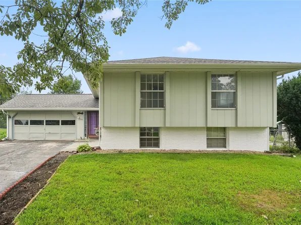 1723 Northbrook Dr NE, Cedar Rapids, IA 52402