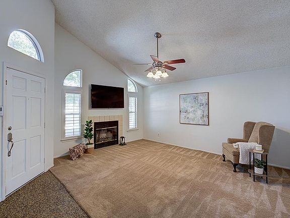 5th image of 4033 W Princeton Ave