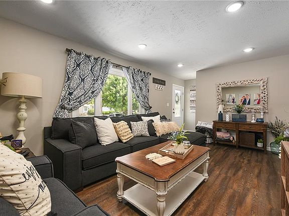 3rd image of 15647 Remora Blvd