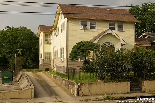 1st image of 614 E Dewey Pl Unit 4