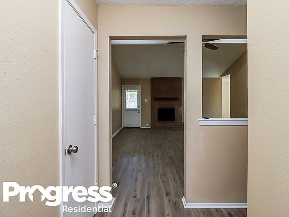 5th image of 425 Allencrest Dr