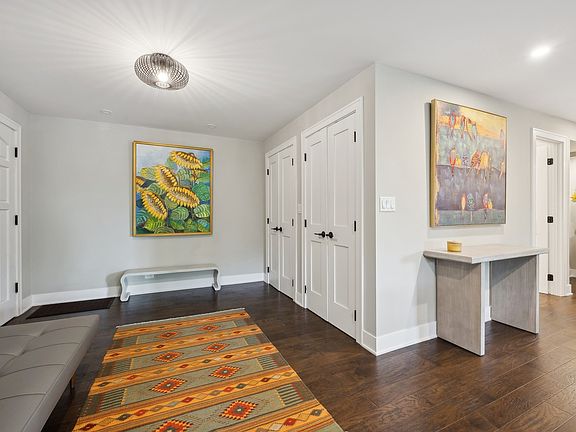 2nd image of 1005 Bonnie Brae Pl APT 4E
