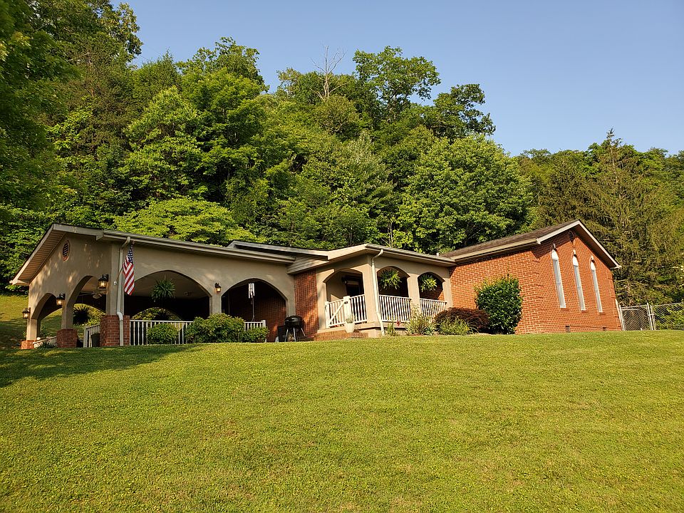 1st image of 210 Dogwood Trl