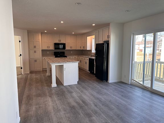 5th image of 1891 Evergreen Ln #126