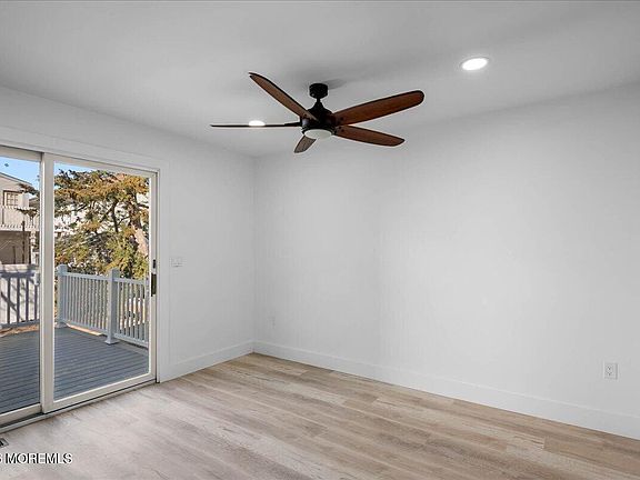 5th image of 216 Sheridan Avenue
