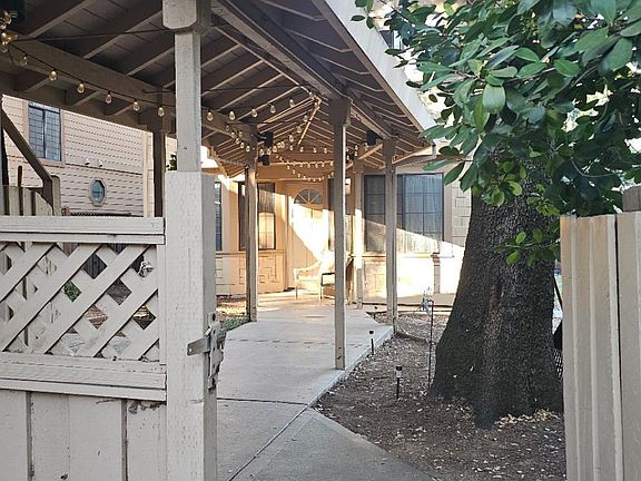 4th image of 7427 Black Tree Ln