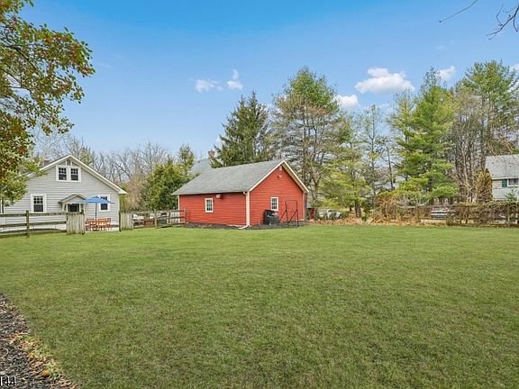 4th image of 116 Readington Rd