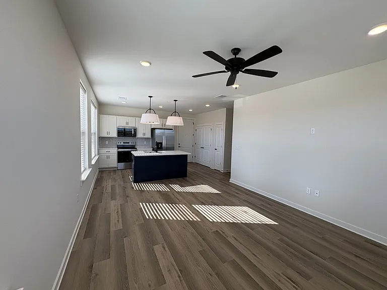 815 Bolivar Dr — Photo 15